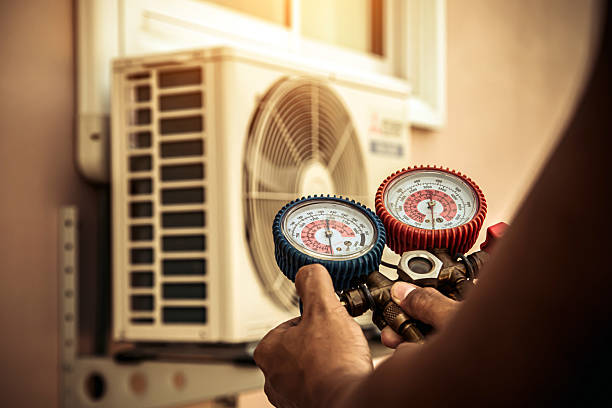 Professional Ductwork Repair technician working in Olney, IL